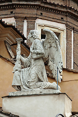 포토 JPG 해외이미지 기독교 종교 조각 십자가 건축양식 천사 미술 사람없음 건물 장식 산타클로스 교회 이탈리아 천주교 원형 역사 성자 로마 신성 로마인 르네상스 바로크 옛날 해외202004 해외포토 도형 건축물 건축 유럽 크리스마스 종교건축 문화예술 인종 파일형식 이미지허브