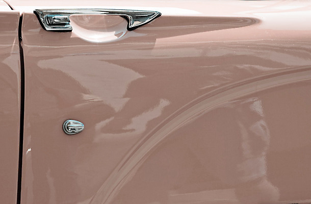 포토 JPG 해외이미지 응시 유럽 도로 스포츠 교통시설 자동차 거리 사람없음 내부 빨간색 파란색 빛 금속 검은색 미국 운전 수확 골동품 관찰 시간 바퀴 클래식 고급 전시회 향수 오픈카 속도 복고 과거 엔진 모터 베른 섬광 옛날 자동 회복 해외202004 해외포토 시선 나라 길 육상교통 컬러 교통 컨셉 북아메리카 농업 모션 승용차 재질 화장품 전시 스위스 시설 파일형식 이미지허브