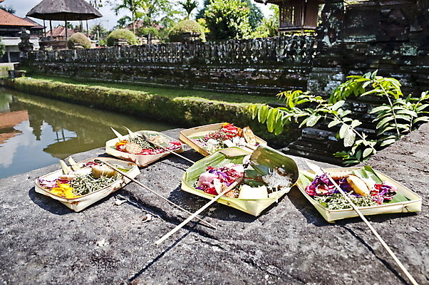 포토 JPG 해외이미지 아시아 종교 문화 조각 여행 선물 동양인 사람없음 장식 여행객 믿음 기도 사찰 영혼 심볼 묘사 발리 인도네시아 신성 동쪽 숭배 신앙심 힌두교 제의 해외202004 해외포토 감정 나라 섬 종교건축 사람 인종 방향 파일형식 이미지허브
