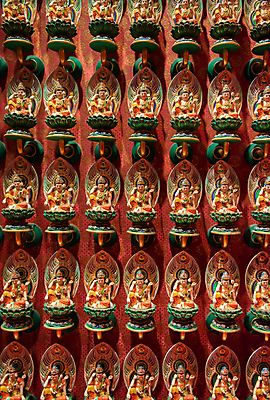 포토 JPG 해외이미지 모양 모델 디자인 꽃 아시아 종교 문화 얼굴 선 벽 조각 여행 백그라운드 패턴 불교 실내 미술 앉기 동양인 사람없음 장식 빨간색 조각상 교회 평화 골동품 사찰 작음 심볼 묘사 벽화 천장 그림 질감 신성 동쪽 숭배 옛날 스타일 많음 해외202004 해외포토 식물 나라 컬러 컨셉 무늬 종교건축 모션 문화예술 인종 내부 건물 신체부위 조형물 크기 방향 파일형식 이미지허브