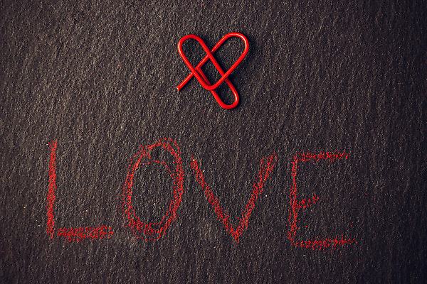 포토 JPG 해외이미지 종이 백그라운드 학교 집게 사랑 사람없음 컬러풀 사무실 쌓기 금속 장비 흰색 공구 하트 업무 그룹 오브젝트 문서 클립 보유 섞기 공급 해외202004 해외포토 모양 교육 감정 컬러 비즈니스 모션 재질 도구 작업 파일형식 이미지허브