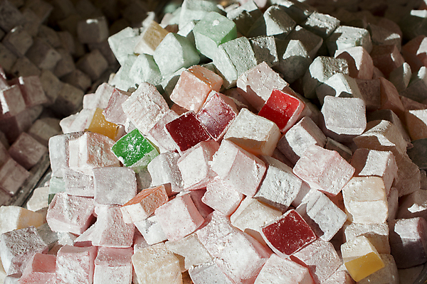 포토 JPG 해외이미지 전통 문화 음식 디저트 이스탄불 사탕 요리 동양인 사람없음 빨간색 컬러풀 과자 상점 기쁨 달콤 맛 가루 설탕 큐브 젤리 동쪽 칠면조 흙더미 아랍어 해외202004 튀르키예 해외포토 감정 아시아 컬러 컨셉 조류 인종 흙 방향 파일형식 더미 이미지허브