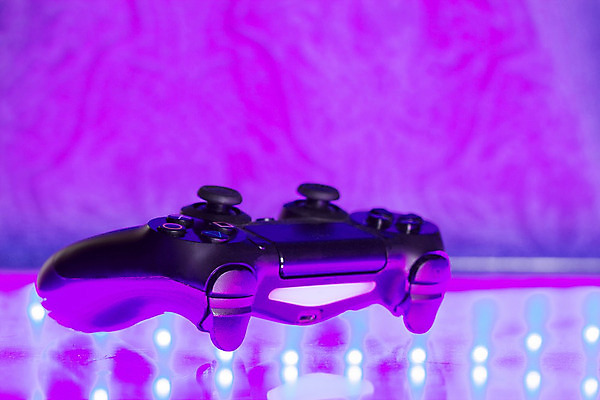 포토 JPG 해외이미지 손 길 백그라운드 놀이 휴식 기술 사람없음 빨간색 초록색 전자제품 컴퓨터 청춘 상자 장난감 디지털 검은색 기쁨 게임 흰색 역 방향 무선전화기 오브젝트 아날로그 조이스틱 동영상 패드 위로 관리자 비디오게임 제어 키패드 하드웨어 해외202004 해외포토 감정 컬러 컨셉 교통시설 신체부위 게임기 전화기 파일형식 이미지허브