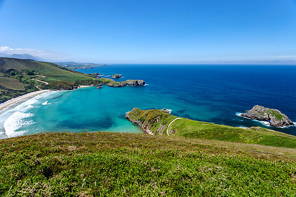 포토 JPG 해외이미지 유럽 모래 파도 바다 여행 자연 풍경 해변 사람없음 야외 물 여름 파란색 컬러풀 햇빛 절벽 조약돌 스페인 장면 암초 강렬 양치류 해외202004 해외포토 자연요소 계절 나라 컬러 태양 돌_바위 생태계 파일형식 이미지허브