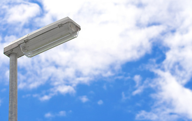 포토 JPG 해외이미지 구름 백그라운드 전구 하늘 추상 조명 사람없음 가로 파란색 빛 금속 회색 흰색 램프 도시 오브젝트 네온 강렬 해외202004 해외포토 자연요소 컬러 무늬 재질 파일형식 이미지허브