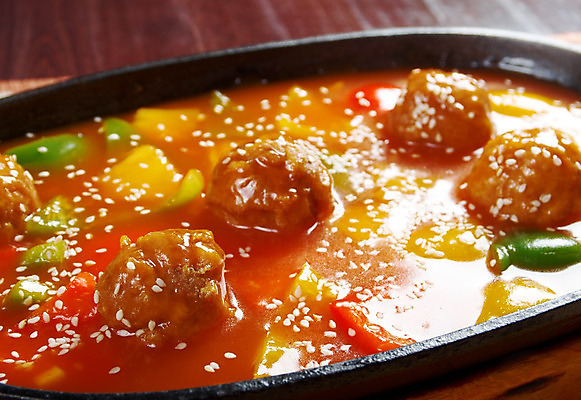 포토 JPG 해외이미지 음식 채소 젓가락 탁자 육류 돼지고기 요리 동양인 사람없음 빨간색 컬러풀 식당 식사 저녁식사 중국 침묵 사발 닫기 달콤 향신료 파인애플 속도 유기농 후추 점심식사 식품점 이국적 해외202004 해외포토 웰빙 아시아 컬러 가구 과일 식재료 모션 수저 인종 상점 소리 사기그릇 맛 열대과일 향미료 파일형식 이미지허브