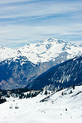 포토 JPG 해외이미지 계절 스포츠 백그라운드 겨울 자연 휴가 스키 산 풍경 경사 사람없음 야외 파란색 추위 프랑스 곤돌라 휴양지 알프스 리프트 스키선수 해외202004 해외포토 유럽 컬러 겨울스포츠 운동선수 장소 생태계 파일형식 이미지허브