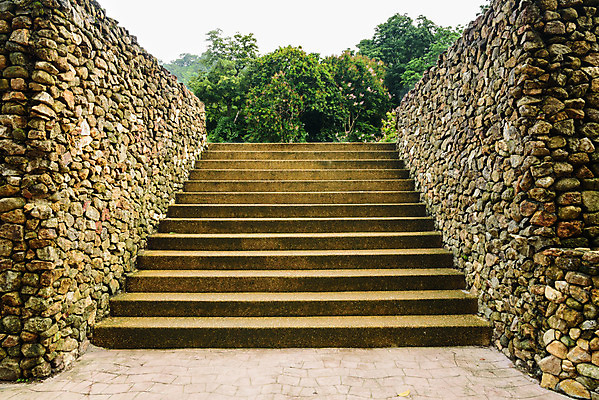포토 JPG 해외이미지 나무 식물 디자인 벽 백그라운드 바닥 사람없음 야외 계단 바위 오솔길 조경 단계 옛날 해외202004 해외포토 길 돌_바위 파일형식 이미지허브