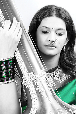 포토 JPG 해외이미지 전통 여자 줄 음악 백그라운드 노래 미술 한명 동양인 초록색 콘서트 공연 가수 수확 흰색 기구 표현 끈 인디언 클래식 인도인 복고 예술가 뮤지컬 사리 실행 옛날 해외202004 해외포토 외국인 1 컬러 컨셉 농업 문화예술 아메리카 사람 인종 이벤트 음악가 파일형식 이미지허브