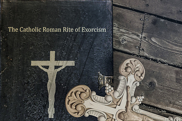 포토 JPG 해외이미지 아이콘 기독교 종교 종이 백그라운드 십자가 일러스트 바닥 미술 사람없음 목재 책 3D 검은색 성경 천주교 덮개 기도 예수 영혼 심볼 만들기 페이지 신성 신앙심 엘리먼트 해외202004 해외포토 나무 컬러 재료 종교용품 모션 문화예술 뚜껑 신_종교 디지털합성 파일형식 이미지허브