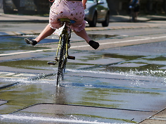 포토 JPG 해외이미지 라이프스타일 여자 행복 스포츠 여행 신체 교통시설 모션 놀이 휴가 휴식 건강 사람 사람없음 야외 물 여름 치마 운동 평화 자전거 기쁨 젖음 자유 도시 떨어짐 체육관 해외202004 해외포토 자연요소 계절 감정 교통 컨셉 하의 생활 바이크 시설 파일형식 이미지허브