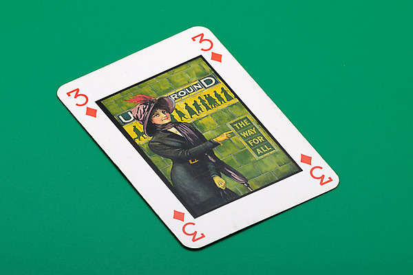 포토 JPG 해외이미지 돈 놀이 탁자 성공 사람없음 초록색 검은색 기쁨 수확 게임 흰색 마음 신용카드 행운 재산 도박 위험 왕 가득함 카지노 눈금 기회 잭 곤봉 고립 라스베가스 승자 에이스 해외202004 해외포토 감정 스포츠용품 컬러 가구 컨셉 농업 금융 파일형식 이미지허브