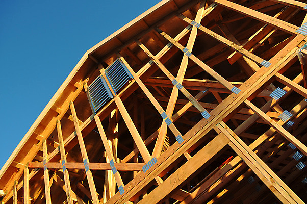 포토 JPG 해외이미지 디자인 산업 창문 발 하늘 지붕 새로움 주택 프레임 사람없음 목재 파란색 업무 못 재산 닫기 널 땅 아래 목공예 뼈대 발판 진짜 합판 해외202004 해외포토 나무 컬러 컨셉 재료 모션 건물 신체부위 금융 공구 작업 공예 방향 위치 파일형식 이미지허브