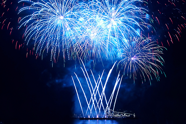 포토 JPG 해외이미지 기념일 행복 별 백그라운드 크리스마스 하늘 불 추상 휴가 새로움 기념 미술 이벤트 사람없음 물 파란색 빛 컬러풀 반사 파티 검은색 축제 어둠 기쁨 자유 흰색 축하 4 야간 저녁 폭발 연도 경례 파열 7월 광 독립 해외202004 해외포토 자연요소 감정 컬러 컨셉 무늬 문화예술 숫자 인사 날짜 파일형식 이미지허브