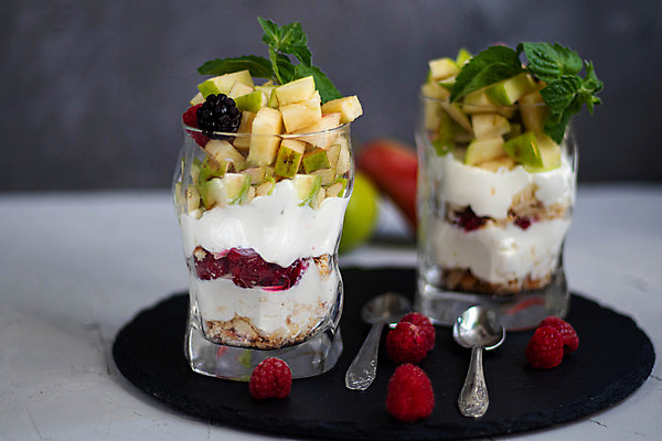 포토 JPG 해외이미지 열매 음료 음식 백그라운드 다이어트 채소 과일 유리 탁자 딸기 디저트 귤 건강 키위 사람없음 빨간색 초록색 여름 얼음 주스 추위 신선 칵테일 액체 달콤 민트 상쾌 유기농 라임 시금치 스무디 해외202004 해외포토 자연요소 식물 웰빙 계절 감정 컬러 가구 재질 주류 맛 허브 파일형식 이미지허브