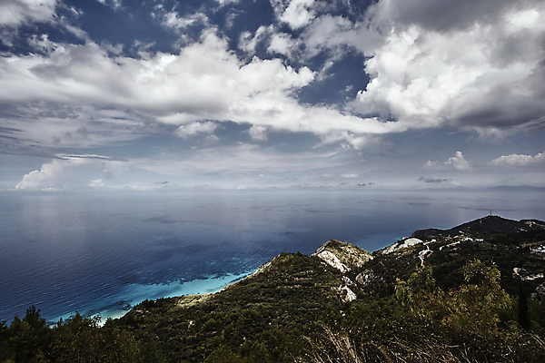 포토 JPG 해외이미지 나무 식물 구름 유럽 바다 섬 하늘 풍경 사람없음 물 여름 소나무 그리스 침엽수 그리스인 수평선 해외202004 해외포토 자연요소 서양인 계절 나라 파일형식 이미지허브