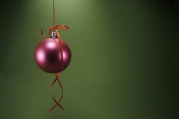 포토 JPG 해외이미지 1 전통 디자인 계절 리본 줄 크리스마스 겨울 공 유리 휴가 기념 매달리기 사람없음 장식 빛 반짝임 우주 축제 장식볼 축하 원형 우아함 12월 심볼 활 싱글 심플 고립 노엘 엘리먼트 혼자 스타일 해외202004 해외포토 도형 기념일 컨셉 모션 재질 날짜 파일형식 이미지허브