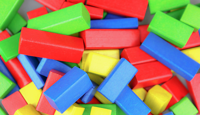 포토 JPG 해외이미지 어린이 놀이 아이디어 사람없음 건물 목재 빨간색 초록색 파란색 컬러풀 장난감 노란색 쌓기 블록 기쁨 가을 게임 아기 놀이터 큐브 시작 출발 처음 해외202004 해외포토 나무 건축물 계절 감정 컬러 컨셉 재료 모션 사람 파일형식 이미지허브