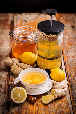 포토 JPG 해외이미지 음료 조각 탁자 건강 사람없음 목재 컵 약 시골 신선 뜨거움 차 자르기 레몬 향신료 날것 뿌리 꿀 생강 내추럴 정물화 해외202004 해외포토 나무 식기 가구 채소 과일 재료 의학 모션 그림 향미료 파일형식 이미지허브