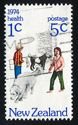 포토 JPG 해외이미지 동물 옷 어린이 봉투 새로움 털 건강 안전 사람 소년 사람없음 10대 반려동물 운동 산책 활발 에너지 수확 골동품 게임 메시지 역사 개 물개 편지 코 복고 꼬리 엽서 우표 기르기 옛날 총구 해외202004 해외포토 남자 컨셉 농업 포유류 청소년 놀이 휴식 신체부위 바다동물 돌봄 파일형식 이미지허브