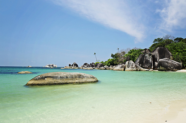 포토 JPG 해외이미지 구름 모래 파도 바다 섬 자연 하늘 휴가 풍경 사람없음 물 여름 파란색 맑음 만 장면 내추럴 수평선 해외202004 해외포토 자연요소 계절 컬러 날씨 생태계 파일형식 이미지허브