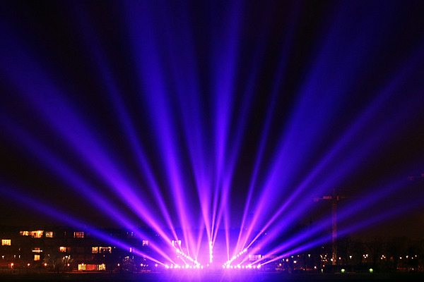 포토 JPG 해외이미지 여행 백그라운드 하늘 사람없음 건물 물 파란색 빛 강 도시풍경 컬러풀 여행객 산책로 신선 도시 야간 가득함 호기심 쇼 북쪽 폭설 해외202004 해외포토 자연요소 건축물 감정 길 컬러 컨셉 눈_날씨 사람 풍경 자연재해 방향 파일형식 이미지허브