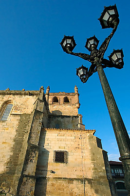 포토 JPG 해외이미지 기독교 종교 사람없음 교회 마을 맑음 도시 스페인 로마네스크 해외202004 해외포토 유럽 종교건축 날씨 건물 파일형식 이미지허브