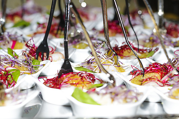 포토 JPG 해외이미지 접시 음식 결혼 크리스마스 채소 오렌지 휴가 부활절 기념 육류 요리 사람없음 컵 초록색 파티 축제 저녁식사 샐러드 흰색 신선 맛 애피타이저 카나페 가득함 색동 추수감사절 아보카도 폭식 뷔페 접수 해외202004 해외포토 식기 기념일 기독교 컬러 컨셉 과일 식재료 서양음식 이벤트 식사 파일형식 이미지허브