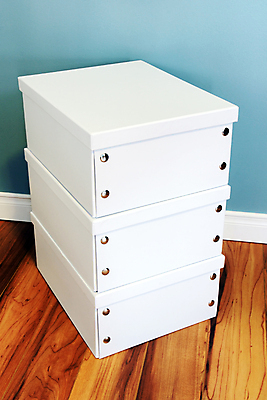 포토 JPG 해외이미지 선 벽 모션 바닥 주택 3 사람없음 내부 목재 세로 파란색 상자 쌓기 금속 손상 방 뚜껑 흰색 널 은색 정상 컨테이너 청소 오브젝트 문서 파일 손질 판지 해외202004 해외포토 나무 산업 컬러 컨셉 재료 재질 건물 파일형식 이미지허브