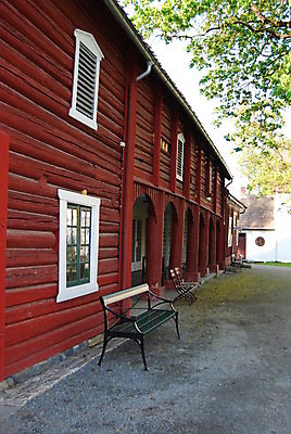 포토 JPG 해외이미지 벤치 주택 사람없음 농장 해외202004 해외포토 농업 의자 건물 파일형식 이미지허브