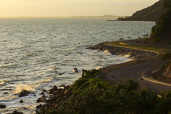 포토 JPG 해외이미지 나무 아시아 도로 파도 바다 섬 곡선 과일 자동차 태국 자연 날씨 거리 사람 동양인 풍경 사람없음 태양 일출 일몰 새벽 시간 저녁 위험 동쪽 내추럴 랜드마크 해외202004 해외포토 자연요소 식물 나라 길 선 육상교통 컨셉 교통시설 인종 노을 야간 방향 생태계 파일형식 이미지허브