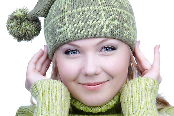 포토 JPG 해외이미지 백인 모델 1 손 응시 드레스 여자 행복 겨울 장난 한명 미소 사람 초록색 유행 추위 흰색 닫기 스웨터 고립 캡모자 해외202004 해외포토 서양인 모자_잡화 시선 옷 계절 감정 컬러 상의 모션 표정 신체부위 파일형식 이미지허브