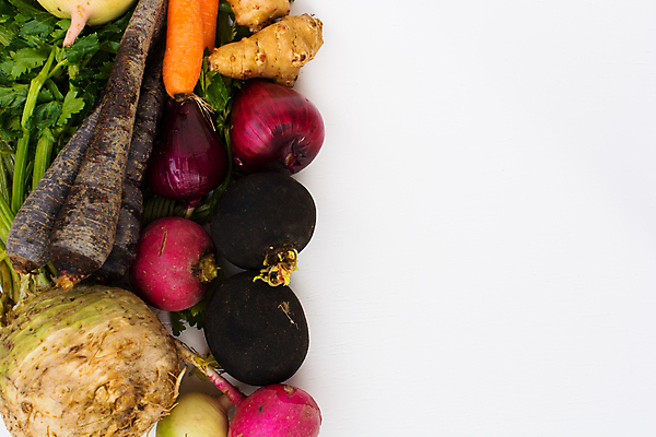 포토 JPG 해외이미지 웰빙 채소 실내 사람없음 하이앵글 당근 신선 무 흰배경 유기농 생강 비트 적환무 카피스페이스 해외202004 해외포토 뷰포인트 백그라운드 뿌리채소 내부 공백 흰색 파일형식 이미지허브