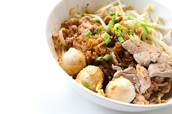 포토 JPG 해외이미지 아시아 음식 태국 건조 사람없음 미트볼 국수 흰배경 해외202004 해외포토 나라 백그라운드 흰색 면류 파일형식 이미지허브