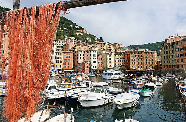 포토 JPG 해외이미지 전통 산업 밧줄 바다 여행 백그라운드 교통시설 낚시 휴가 주택 항해 풍경 사람없음 물 여름 파란색 컬러풀 마을 항구 이탈리아 장비 그물 보트 지중해 함선 포트 타운 옛날 해외202004 해외포토 자연요소 계절 유럽 줄 컬러 교통 배_교통 레저 건물 도시 시설 파일형식 이미지허브