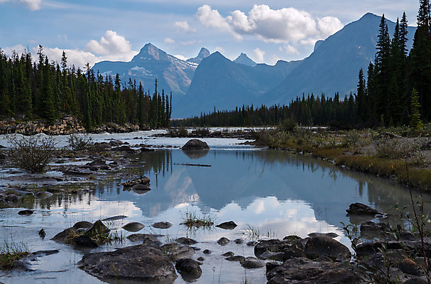포토 JPG 해외이미지 구름 여행 캐나다 북아메리카 자연 하늘 산 파노라마 국립공원 풍경 사람없음 야외 물 관광지 강 환경 시골 개울 황무지 정상 강가 당구 언덕 생태계 산봉우리 내추럴 앨버타 절정 산맥 해외202004 해외포토 자연요소 공원 촬영기법 아메리카 구기 봉우리 파일형식 이미지허브
