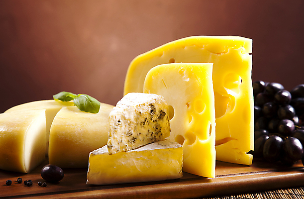 포토 JPG 해외이미지 포도 치즈 종류 사람없음 다양 나무도마 블루치즈 조각치즈 갈색배경 해외202004 해외포토 조각 다수 백그라운드 과일 유제품 도마 목재 갈색 파일형식 이미지허브