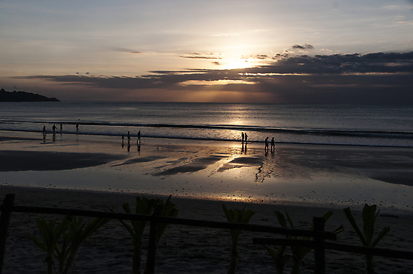 포토 JPG 해외이미지 구름 실루엣 모래 파도 바다 섬 여행 백그라운드 오렌지 자연 하늘 휴가 휴식 풍경 사람없음 빨간색 물 여름 파란색 빛 모래사장 햇빛 태양 노란색 일출 맑음 황혼 일몰 새벽 저녁 발리 내추럴 수평선 해외202004 해외포토 자연요소 계절 컬러 컨셉 과일 날씨 촬영기법 노을 야간 생태계 인도네시아 파일형식 이미지허브
