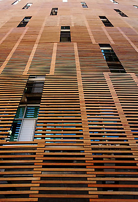 포토 JPG 해외이미지 디자인 외관 유럽 선 벽 백그라운드 패턴 비즈니스 건축양식 창문 유리 하늘 추상 미래 새로움 주택 직장 미술 사람없음 건물 그래픽 장식 금융 파란색 상자 컬러풀 사무실 탑 고층빌딩 도시 재산 큼 묘사 정사각형 해외202004 해외포토 도형 건축물 건축 나라 컬러 컨셉 무늬 회사 재질 문화예술 빌딩 경제 크기 파일형식 이미지허브