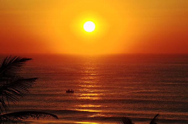 포토 JPG 해외이미지 행복 아시아 바다 여행 오렌지 자연 조류 하늘 낚시 휴가 동양인 풍경 사람없음 빨간색 물 여름 빛 세트 태양 반사 여행객 일출 일몰 보트 황금 저녁 상승 태평양 말레이시아 수평선 해외202004 해외포토 자연요소 동물 계절 감정 나라 컬러 컨셉 배_교통 과일 레저 사람 인종 노을 야간 생태계 파일형식 이미지허브