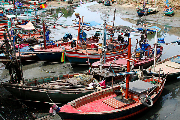 포토 JPG 해외이미지 구름 디자인 스포츠 바다 여행 백그라운드 교통시설 태국 자연 하늘 낚시 휴가 어류 풍경 사람없음 야외 목재 물 여름 파란색 빛 햇빛 태양 평화 일출 황혼 일몰 새벽 만 보트 황금 저녁 지중해 낚시꾼 북쪽 깊이 옛날 스타일 수평선 콘월 해외202004 해외포토 자연요소 나무 계절 아시아 컬러 교통 컨셉 배_교통 재료 레저 노을 수중동물 야간 방향 시설 생태계 파일형식 이미지허브