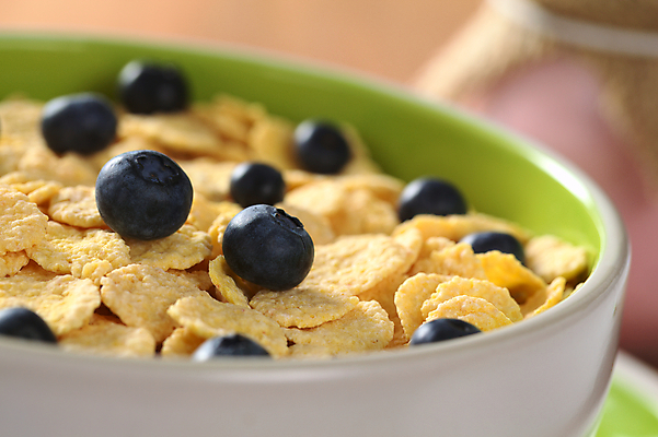 포토 JPG 해외이미지 열매 음식 조각 과일 건강 사람없음 가로 파란색 노란색 사진촬영 식사 신선 달콤 아침식사 시리얼 블루베리 날것 해외202004 해외포토 식물 컬러 촬영 맛 파일형식 이미지허브