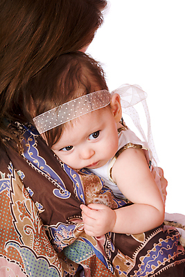 포토 JPG 해외이미지 백인 응시 행복 얼굴 가족 안기 엄마 함께함 상반신 두명 옆모습 금발 아기 해외202004 해외포토 서양인 헤어스타일 시선 감정 뷰포인트 컨셉 관계 모션 사람 신체부위 파일형식 이미지허브