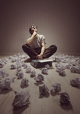 포토 JPG 해외이미지 백인 학생 컨셉 생각 청소년 아이디어 실내 한명 성인 세로 방 시험 수확 긴급 작업 기자 괴짜 작가 복고 나무바닥 문제 타자기 빨간머리 구식 마감 멍청이 성인남자만 카피스페이스 해외202004 해외포토 서양인 직업 1 헤어스타일 교육 농업 바닥 사람 내부 공백 골동품 남자만 성인만 파일형식 이미지허브