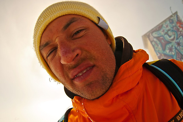 포토 JPG 해외이미지 모델 1 라이프스타일 계절 남자 행복 얼굴 스포츠 여행 겨울 자연 휴가 한명 미소 사람 성인 야외 얼음 재킷 기쁨 추위 흰색 유머 닫기 시원함 해외202004 해외포토 자연요소 감정 컬러 모션 표정 생활 신체부위 외투 생태계 파일형식 이미지허브