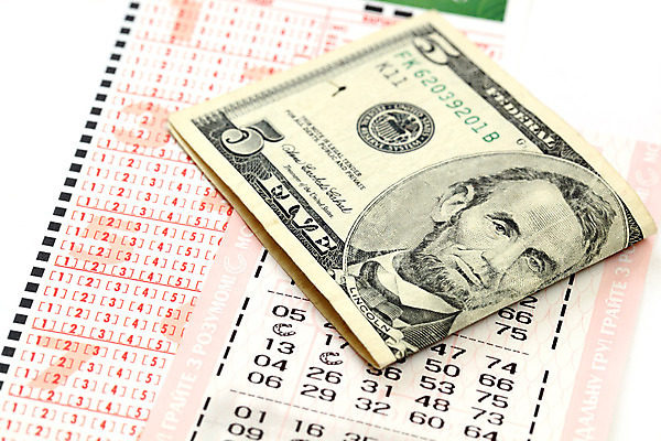 포토 JPG 해외이미지 종이 스포츠 컨셉 십자가 돈 비즈니스 성공 아이디어 건강 사람 사람없음 숫자 연필 펜 볼펜 달러 게임 기록 우승 행운 티켓 재산 도박 선택 위험 예측 쿠폰 서식 문서 기회 소원 고무 중독 복권 적자 해외202004 해외포토 문자 놀이 학용품 금융 필기구 최고 파일형식 이미지허브