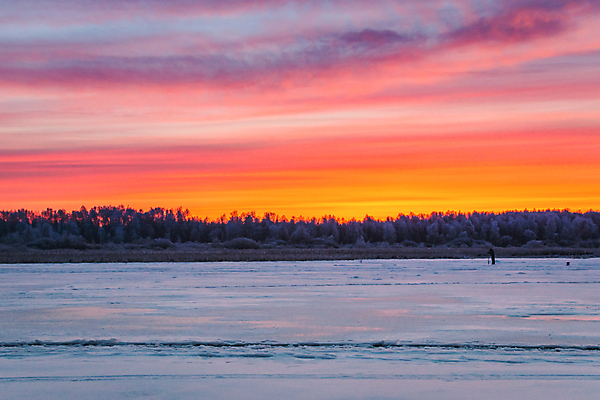 포토 JPG 해외이미지 구름 계절 남자 안경 호수 스포츠 백그라운드 캐나다 겨울 자연 하늘 성공 낚시 어류 사람 앉기 풍경 취미 사람없음 야외 물 파란색 강 노란색 냉동 얼음 장비 추위 구멍 오브젝트 국자 서리 러시아 낚시꾼 북쪽 민물 송곳 해외202004 해외포토 자연요소 잡화 유럽 컬러 컨셉 북아메리카 모션 주방용품 레저 수중동물 방향 생태계 파일형식 이미지허브