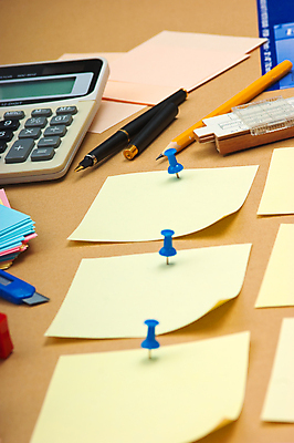 포토 JPG 해외이미지 종이 교실 버튼 사람없음 사무실 정보 기록 시트 해외202004 해외포토 교육 비즈니스 학교 파일형식 이미지허브