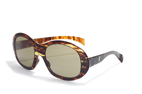 포토 JPG 해외이미지 안경 유리 사람없음 한개 어둠 화려 클래식 우아함 싱글 흰배경 고립 구식 스타일 해외202004 해외포토 1 잡화 백그라운드 컨셉 재질 흰색 파일형식 이미지허브