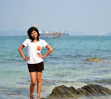 포토 JPG 해외이미지 모델 여자 아시아 바다 태국 휴식 건강 한명 미소 웃음 사람 동양인 성인 물 여름 파란색 여행객 화려 우아함 해외202004 해외포토 자연요소 1 계절 나라 컬러 컨셉 표정 인종 파일형식 이미지허브